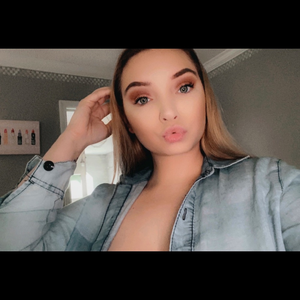 Meet your Posher, Brooke
